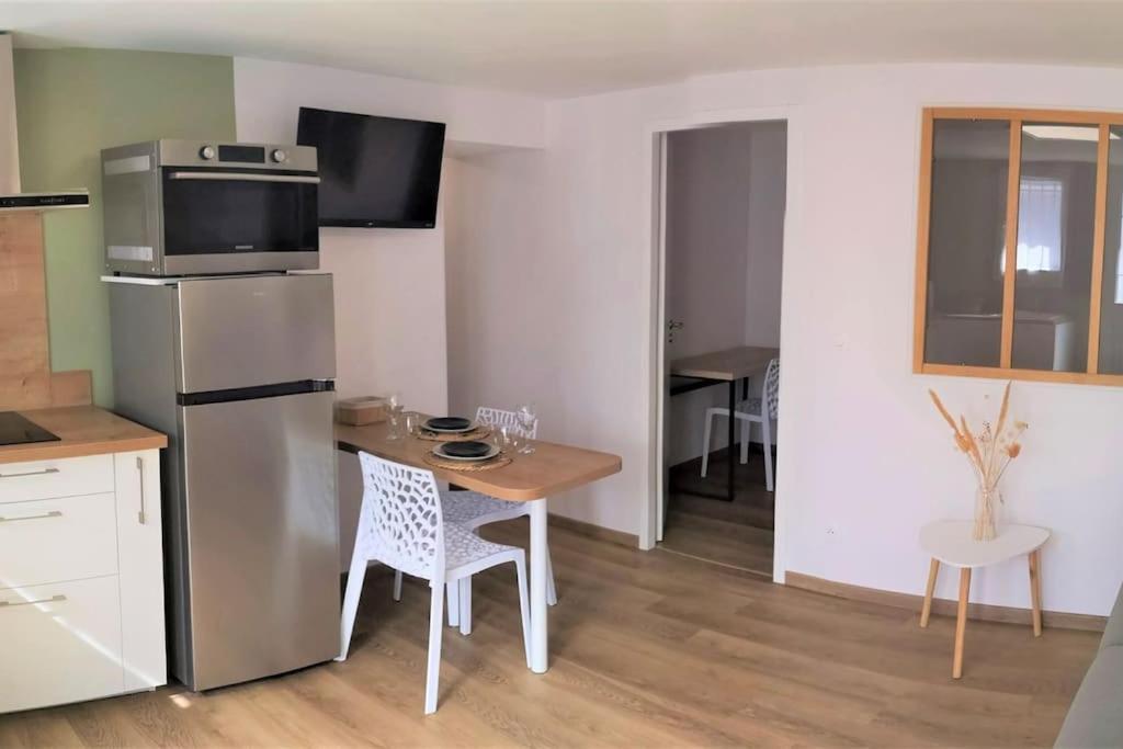 Апартаменты T1 Bis Proche Marais Avec Garage A Moto Бурж Экстерьер фото